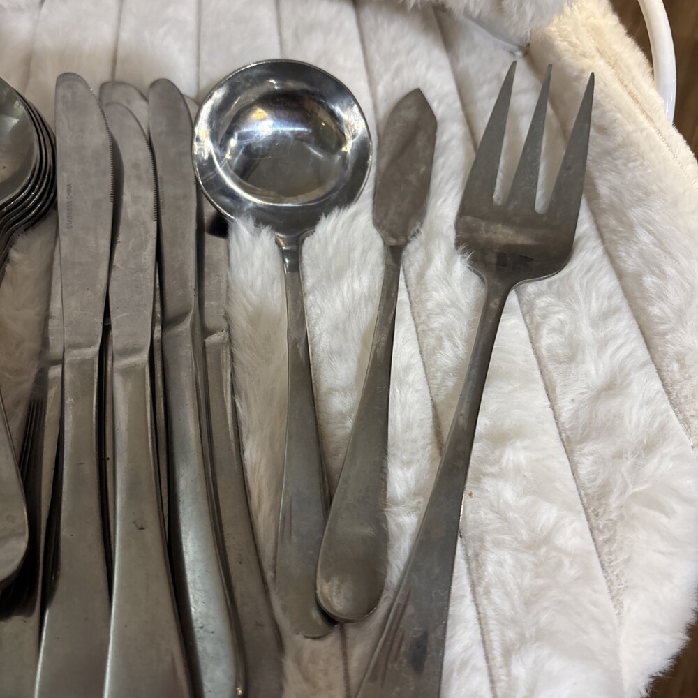 54-Piece Heavyweight Arched Handle Glossy Stainless China Flatware Service Lot - Picture 6 of 16